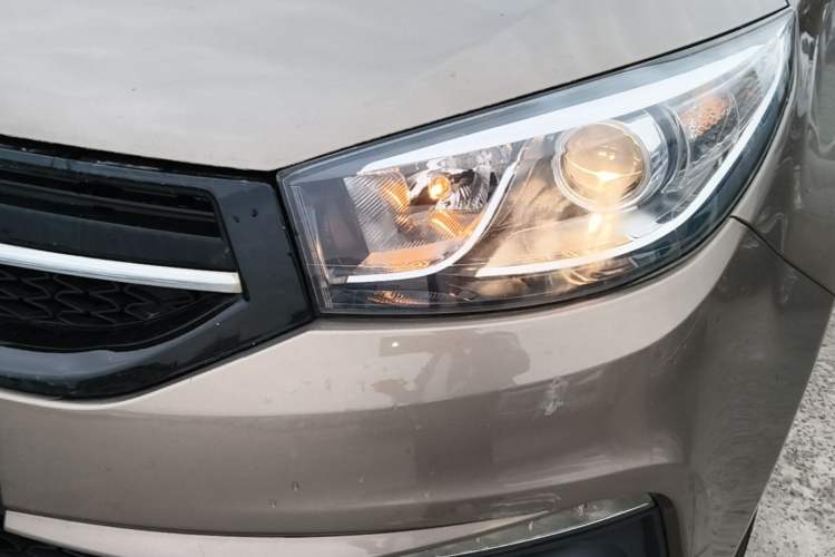 Used Chery Tiggo 3 2016 1.6L CVT ZhiShang Edition Left Front Headlight