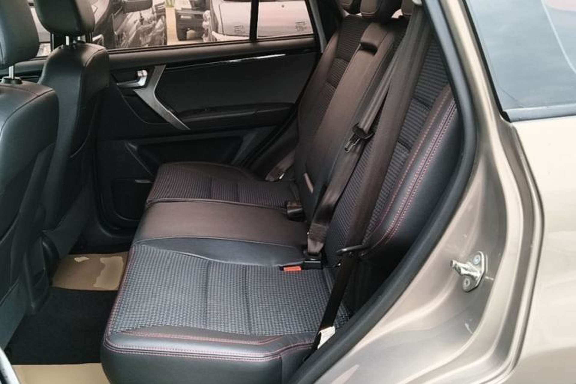 Used Chery Tiggo 3 2016 1.6L CVT ZhiShang Edition Left Rear Seat