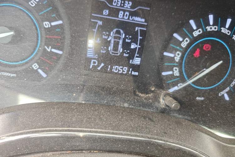 Used Chery Tiggo 3 2016 1.6L CVT ZhiShang Edition Odometer Close Up
