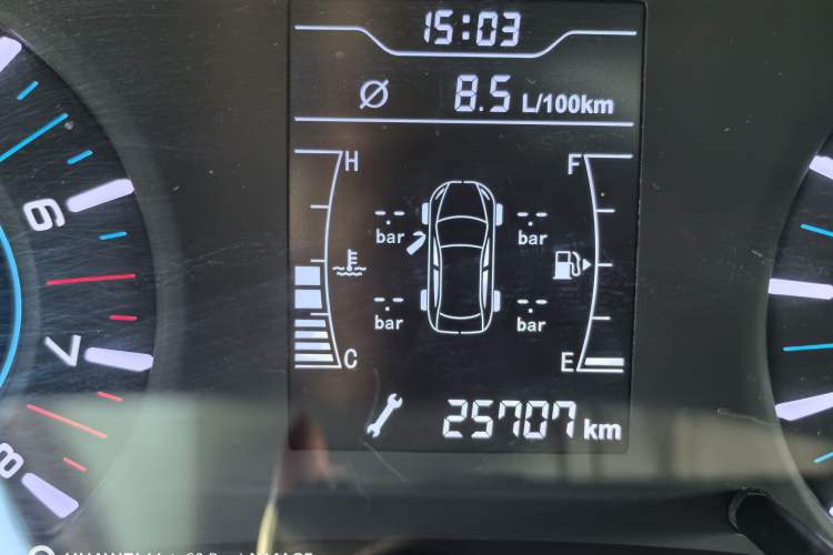 Used Chery Tiggo 3 2016 1.6L Manual ZhiShang Edition Odometer Close Up