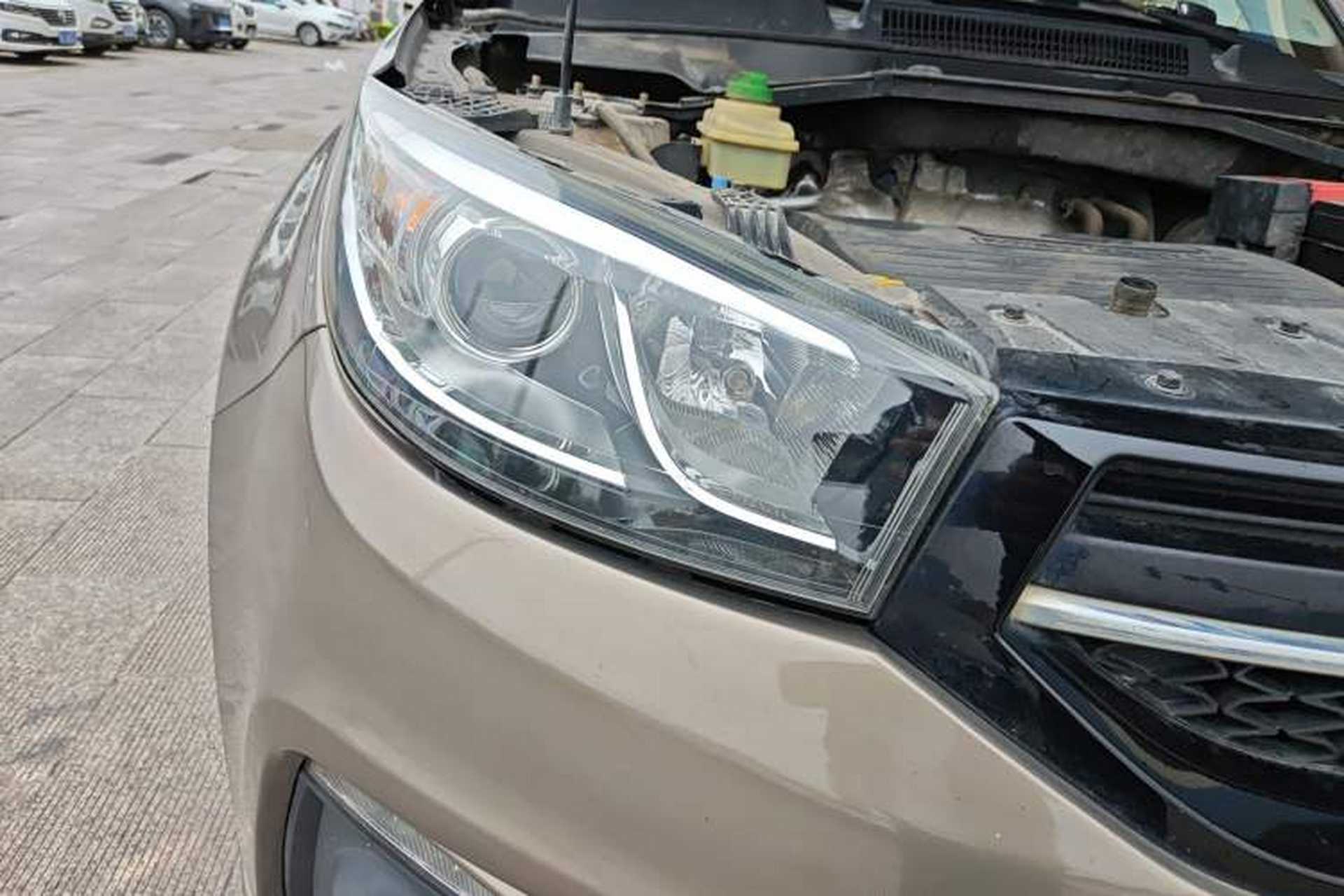 Used Chery Tiggo 3 2016 1.6L Manual ZhiShang Edition Right Front Headlight