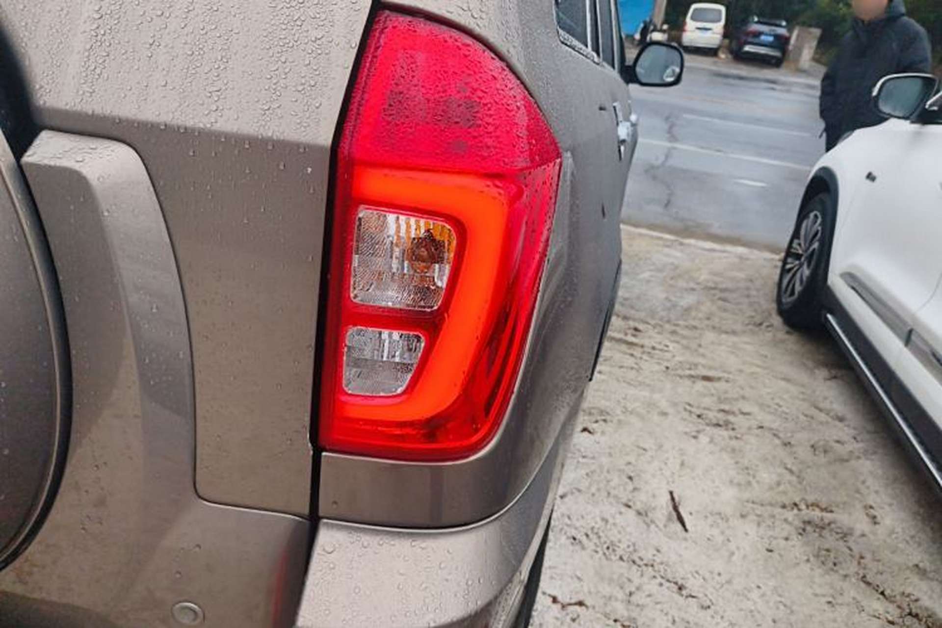 Used Chery Tiggo 3 2016 1.6L Manual ZhiShang Edition Right Rear Taillight