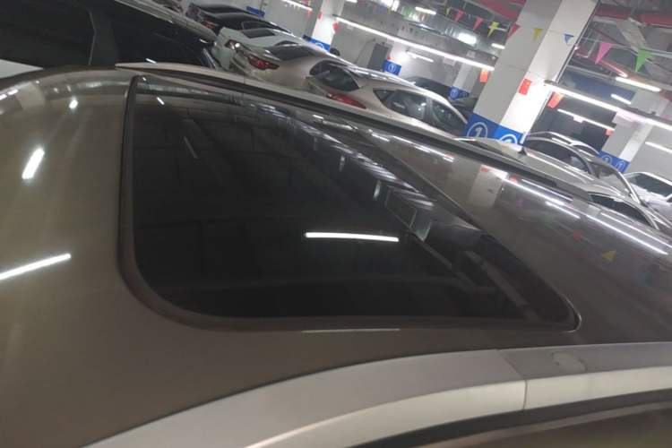 Used Chery Tiggo 3 2016 1.6L Manual ZhiShang Edition Roof