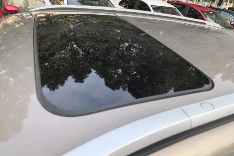 Used Chery Tiggo 3 2016 1.6L Manual ZhiShang Edition Roof