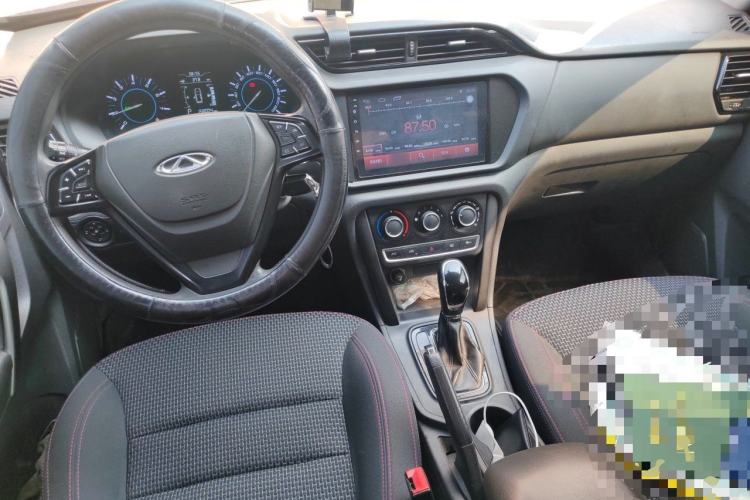 Used Chery Tiggo 3 2018 Classic Edition 1.6L CVT Comfort Model Center Console