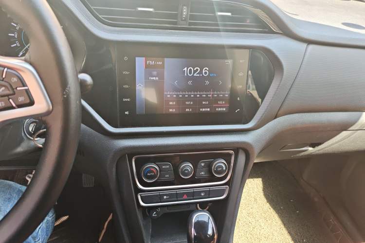 Used Chery Tiggo 3 2018 Classic Edition 1.6L CVT Elite Model Audio And AC Panel