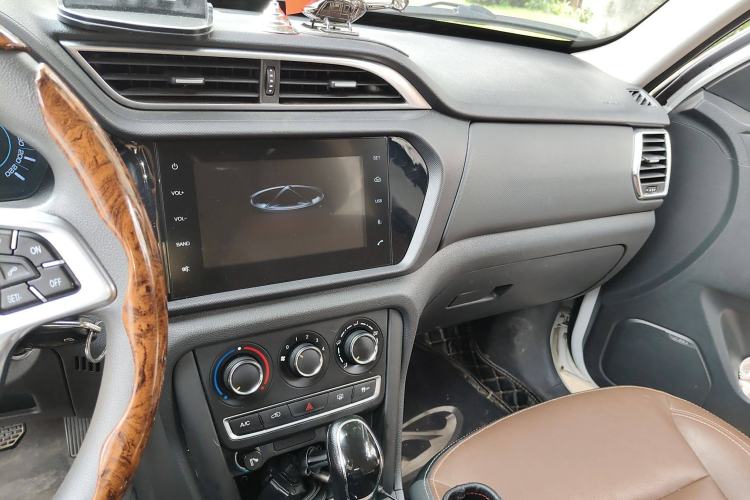 Used Chery Tiggo 3 2018 1.6L CVT Million Global Edition Audio And AC Panel