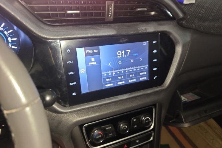 Used Chery Tiggo 3 2018 Classic Edition 1.6L Manual Luxury Model Audio And AC Panel