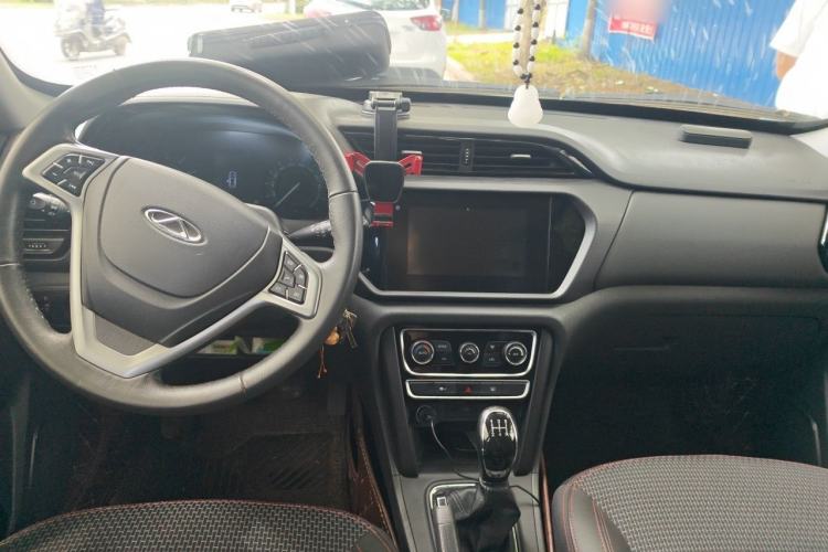 Used Chery Tiggo 3 2018 Classic Edition 1.6L Manual Elite Model Center Console