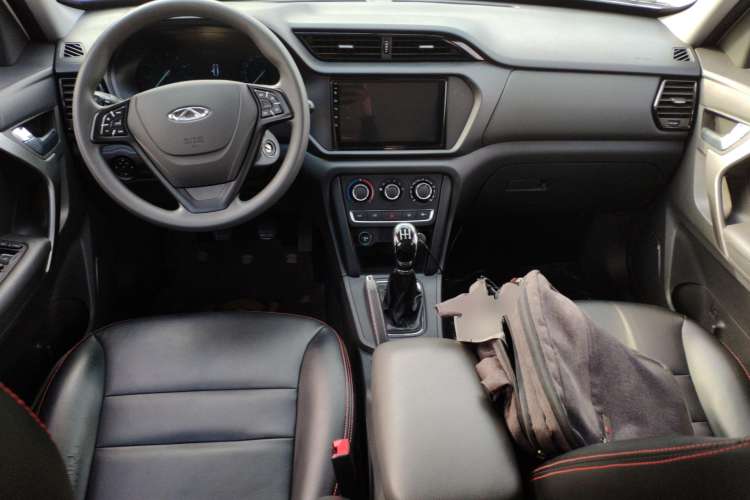 Used Chery Tiggo 3 2018 Classic Edition 1.6L Manual Comfort Model Center Console