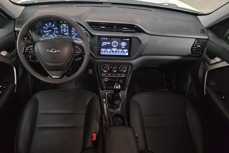 Used Chery Tiggo 3 2018 Classic Edition 1.6L Manual Comfort Model Center Console