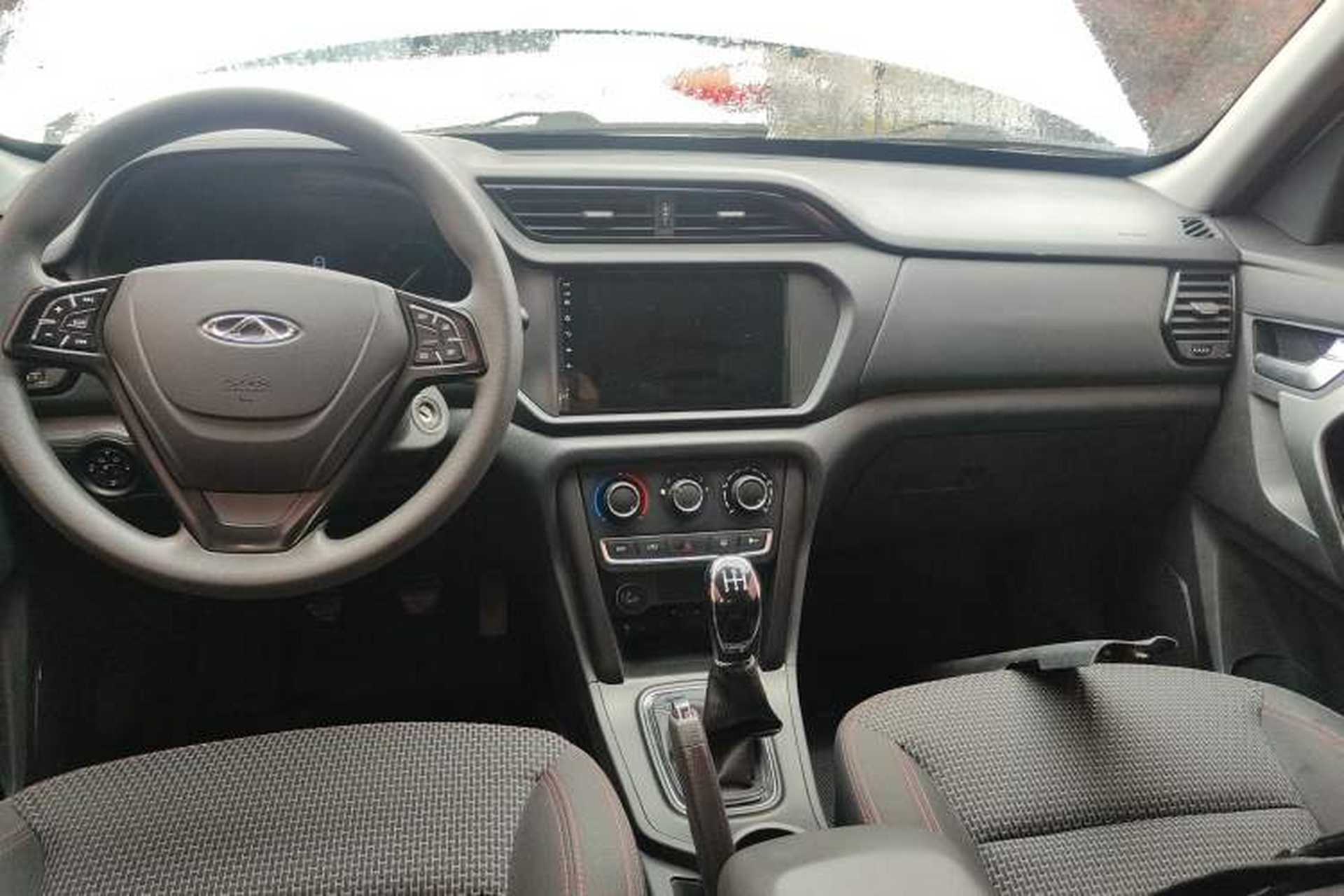 Used Chery Tiggo 3 2018 Classic Edition 1.6L Manual Comfort Model Center Console