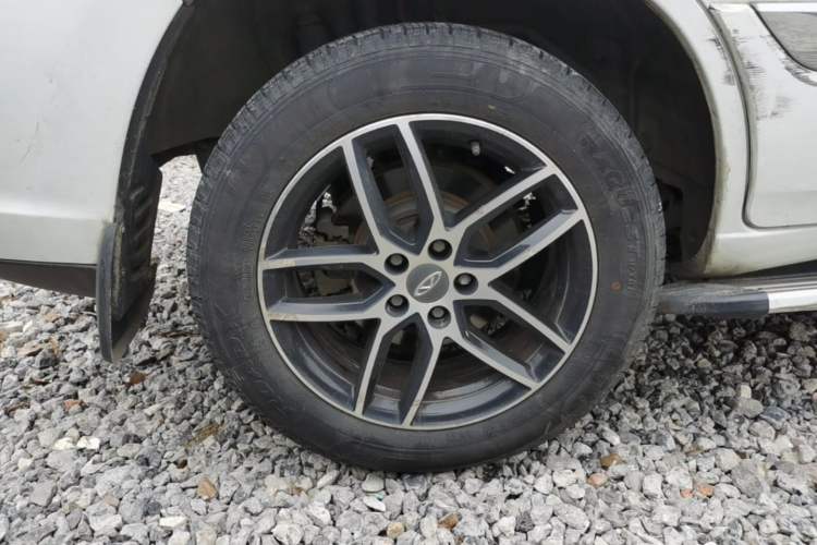 Used Chery Tiggo 3 2018 1.6L Manual Million Global Edition Exterior 5