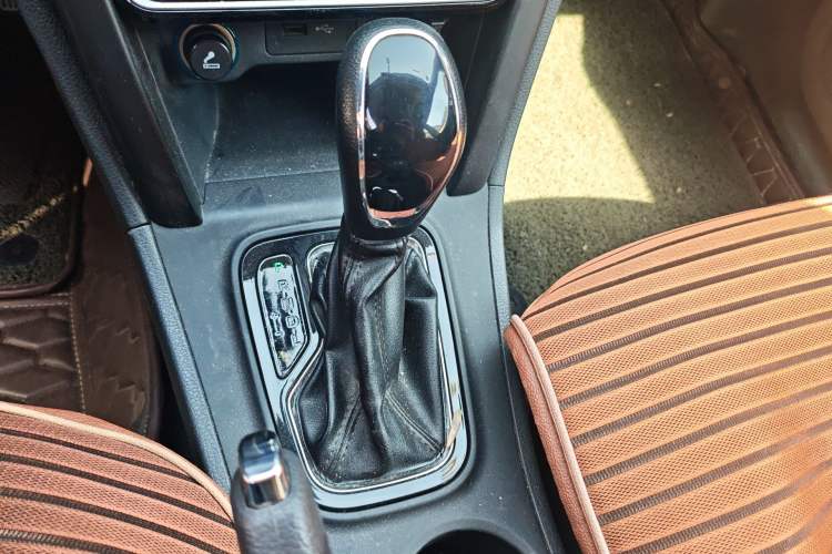 Used Chery Tiggo 3 2018 Classic Edition 1.6L CVT Elite Model Gear Lever