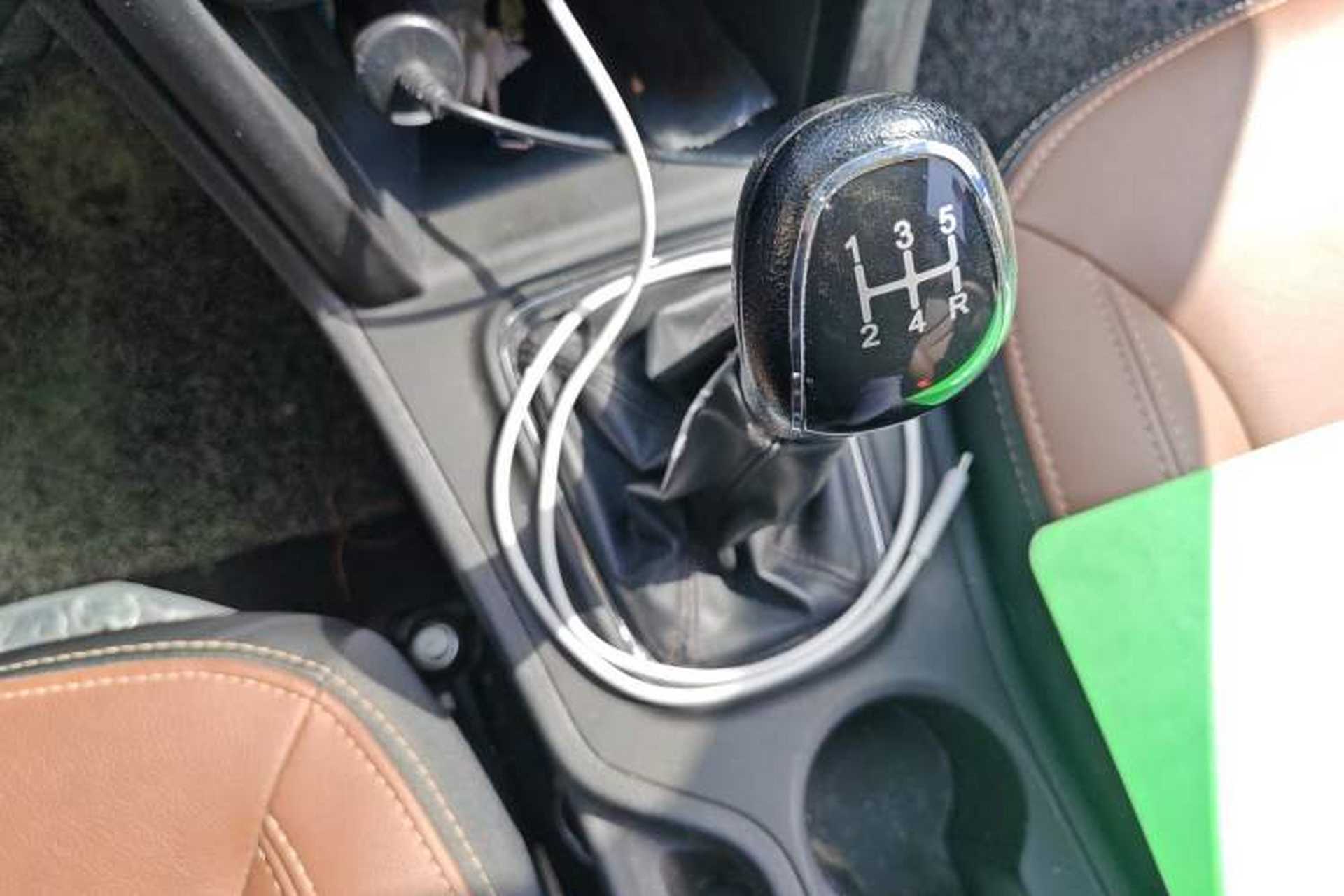 Used Chery Tiggo 3 2018 1.6L Manual Million Global Edition Gear Lever