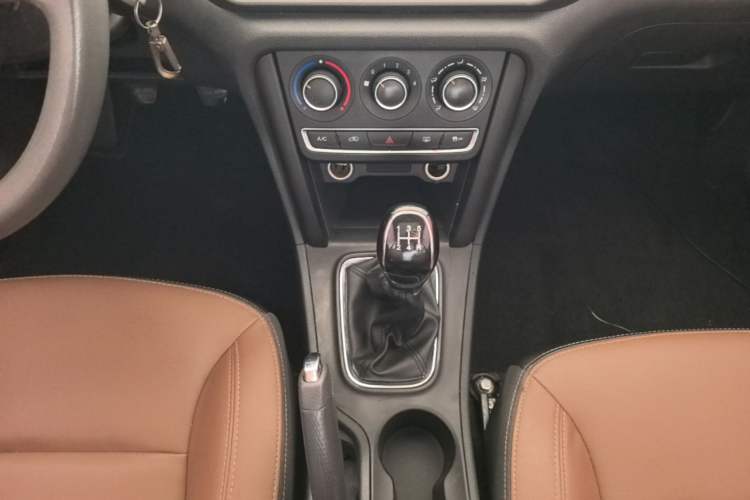 Used Chery Tiggo 3 2018 1.6L Manual Million Global Edition Gear Lever