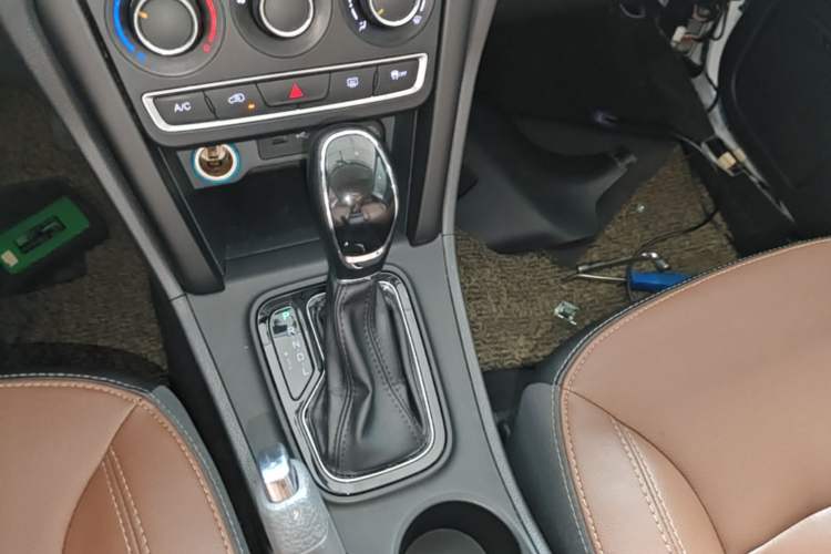 Used Chery Tiggo 3 2018 1.6L CVT Million Global Edition Gear Lever
