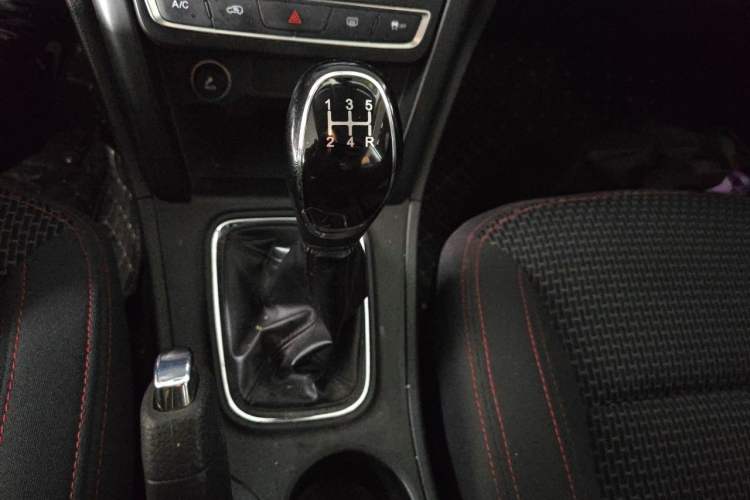 Used Chery Tiggo 3 2018 Classic Edition 1.6L Manual Comfort Model Gear Lever