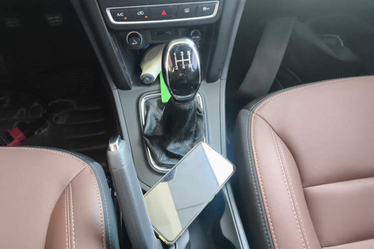 Used Chery Tiggo 3 2018 1.6L Manual Million Global Edition Gear Lever