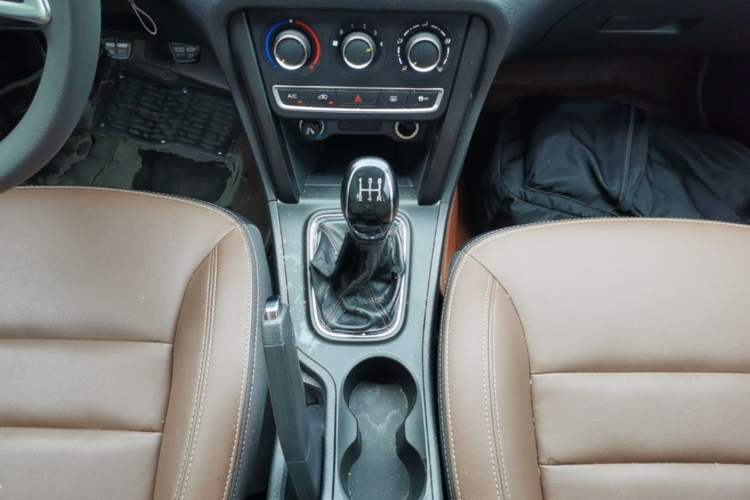 Used Chery Tiggo 3 2018 1.6L Manual Million Global Edition Gear Lever