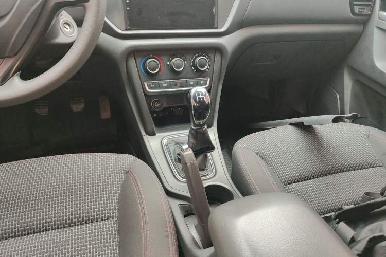 Used Chery Tiggo 3 2018 Classic Edition 1.6L Manual Comfort Model Gear Lever