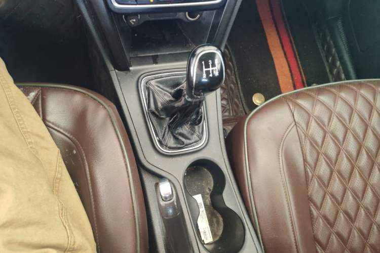 Used Chery Tiggo 3 2018 1.6L Manual Million Global Edition Gear Lever