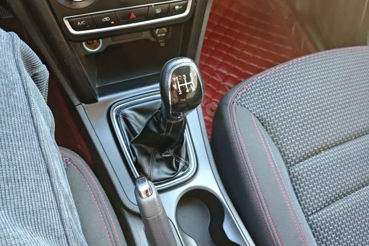 Used Chery Tiggo 3 2018 Classic Edition 1.6L Manual Comfort Model Gear Lever