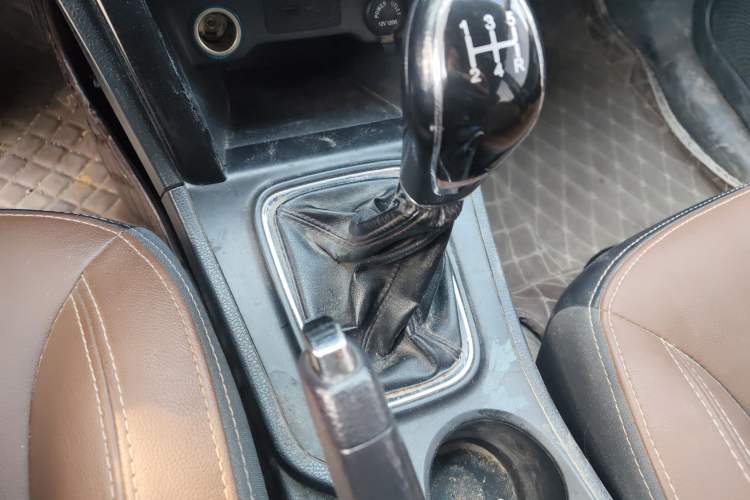 Used Chery Tiggo 3 2018 1.6L Manual Million Global Edition Gear Lever