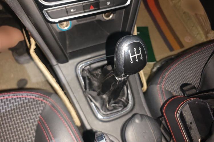 Used Chery Tiggo 3 2018 Classic Edition 1.6L Manual Luxury Model Gear Lever