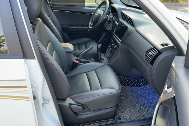 Used Chery Tiggo 3 2018 Classic Edition 1.6L Manual Comfort Model Interior 2