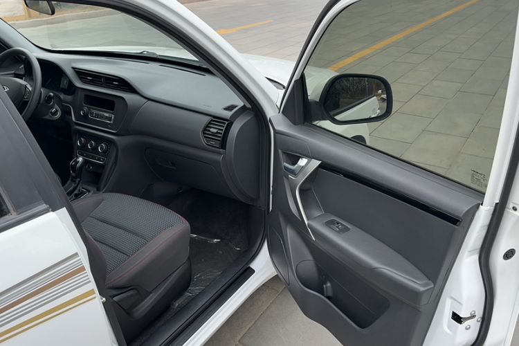 Used Chery Tiggo 3 2018 Classic Edition 1.6L CVT Comfort Model Interior 2