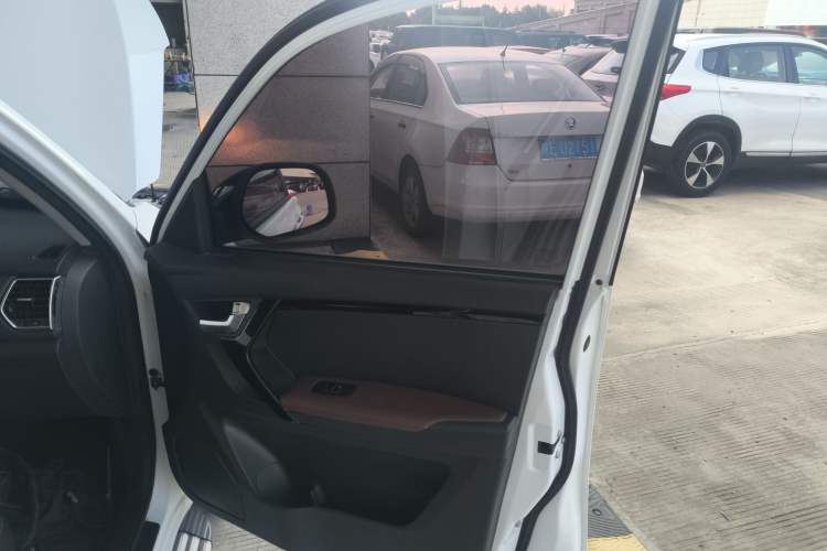 Used Chery Tiggo 3 2018 1.6L Manual Million Global Edition Interior 5