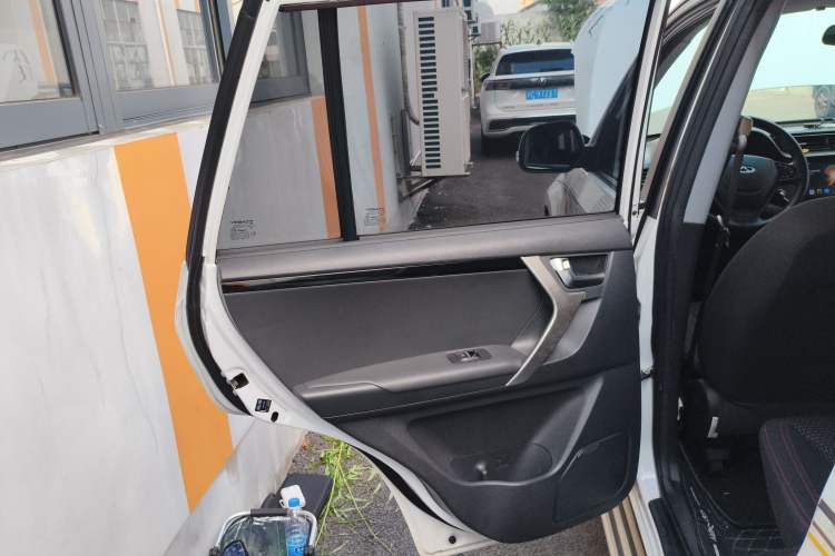 Used Chery Tiggo 3 2018 Classic Edition 1.6L CVT Comfort Model Interior 8