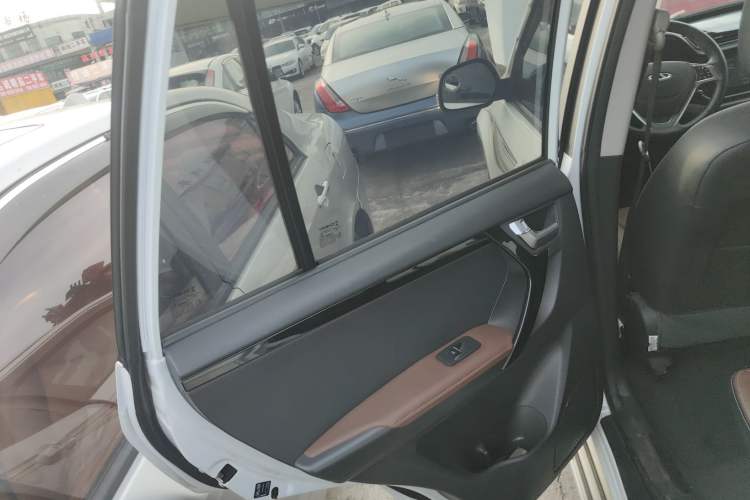 Used Chery Tiggo 3 2018 1.6L Manual Million Global Edition Interior 8