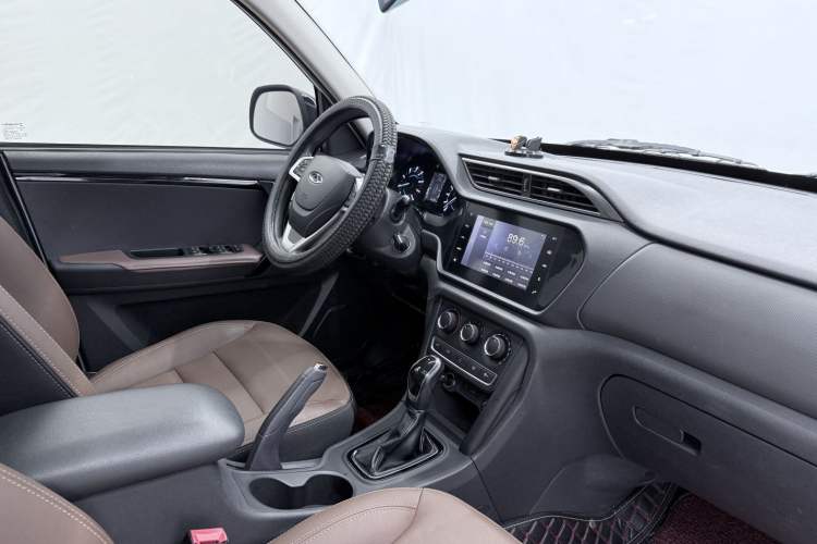 Used Chery Tiggo 3 2018 1.6L CVT Million Global Edition Interior 8
