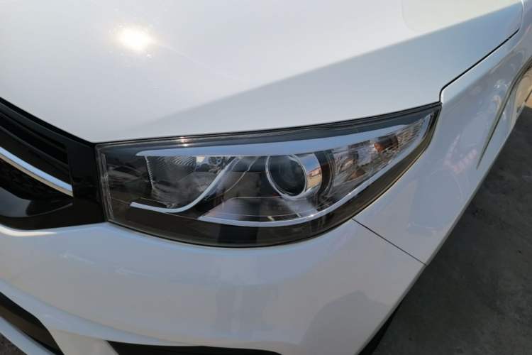 Used Chery Tiggo 3 2018 Classic Edition 1.6L Manual Comfort Model Left Front Headlight