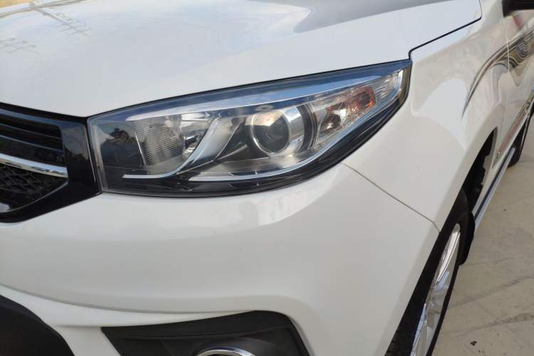 Used Chery Tiggo 3 2018 Classic Edition 1.6L Manual Comfort Model Left Front Headlight