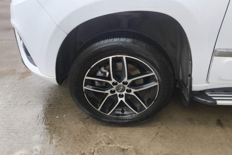 Used Chery Tiggo 3 2018 1.6L Manual Million Global Edition Left Front Wheel Hub