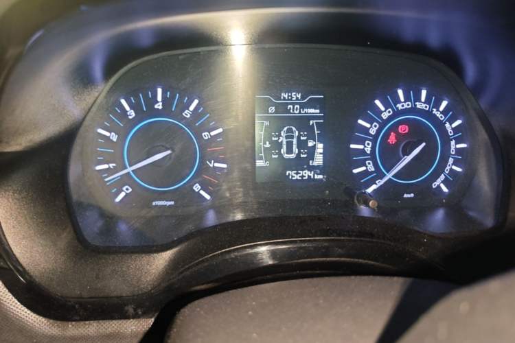 Used Chery Tiggo 3 2018 Classic Edition 1.6L Manual Luxury Model Odometer Close Up