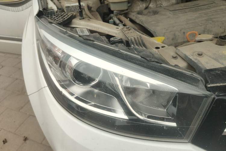Used Chery Tiggo 3 2018 Classic Edition 1.6L Manual Comfort Model Right Front Headlight
