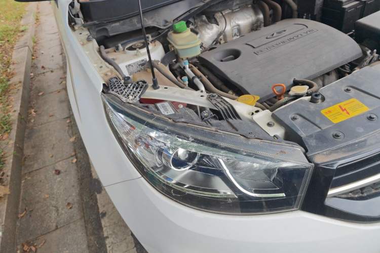 Used Chery Tiggo 3 2018 Classic Edition 1.6L Manual Elite Model Right Front Headlight