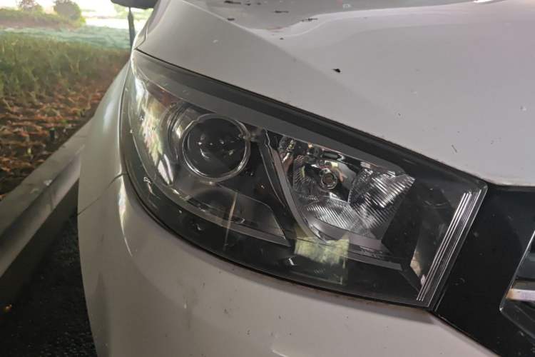 Used Chery Tiggo 3 2018 Classic Edition 1.6L Manual Comfort Model Right Front Headlight