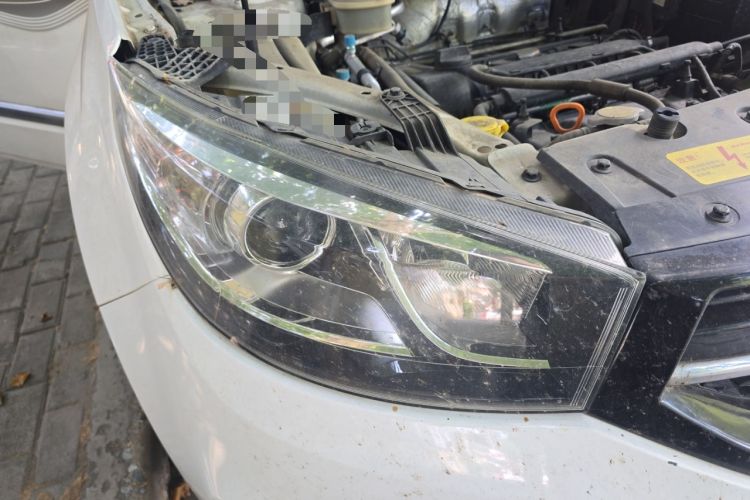 Used Chery Tiggo 3 2018 Classic Edition 1.6L Manual Comfort Model Right Front Headlight