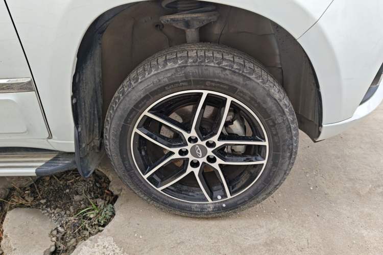 Used Chery Tiggo 3 2018 1.6L Manual Million Global Edition Right Front Wheel Hub