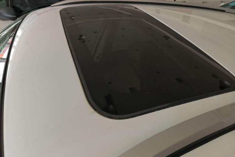 Used Chery Tiggo 3 2018 1.6L Manual Million Global Edition Roof