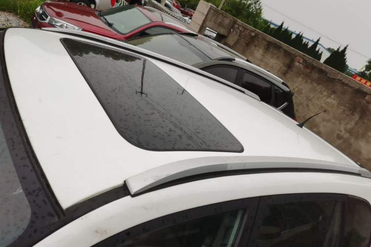 Used Chery Tiggo 3 2018 1.6L Manual Million Global Edition Roof
