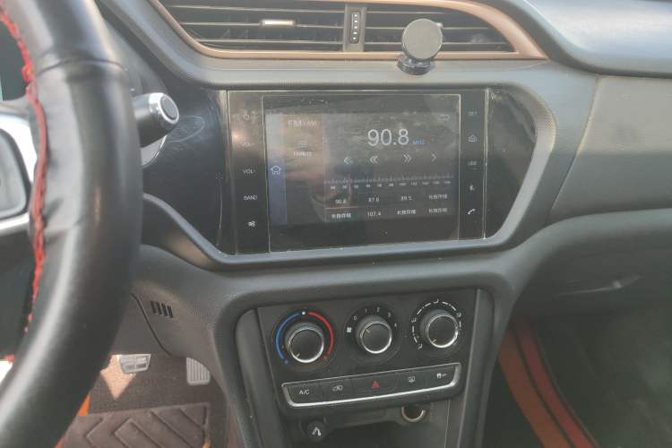 Used Chery Tiggo 3 2020 Million Global Edition 1.5L Manual Elite Model Audio And AC Panel