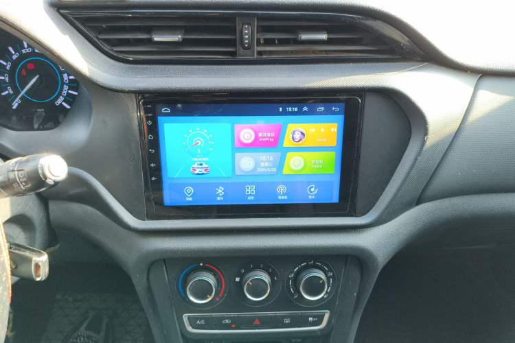 Used Chery Tiggo 3 2020 Million Global Edition 1.5L Manual Fashion Model Audio And AC Panel