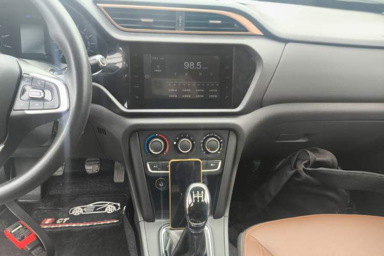 Used Chery Tiggo 3 2020 Million Global Edition 1.5L Manual Elite Model Audio And AC Panel