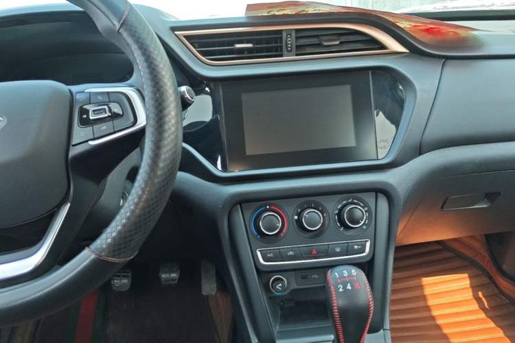 Used Chery Tiggo 3 2020 Million Global Edition 1.5L Manual Elite Model Audio And AC Panel